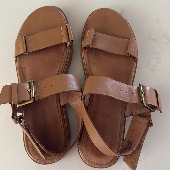Madewell Cady Lugsole sandal in tan - Picture 2 of 3
